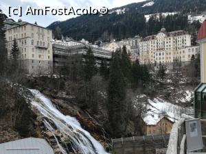[P01] O parte din cascada Bad Gasteinerfall  care curge in centrul orașului » foto by Mika
 - 
<span class="allrVoted glyphicon glyphicon-heart hidden" id="av1157682"></span>
<a class="m-l-10 hidden" id="sv1157682" onclick="voting_Foto_DelVot(,1157682,4999)" role="button">șterge vot <span class="glyphicon glyphicon-remove"></span></a>
<a id="v91157682" class=" c-red"  onclick="voting_Foto_SetVot(1157682)" role="button"><span class="glyphicon glyphicon-heart-empty"></span> <b>LIKE</b> = Votează poza</a> <img class="hidden"  id="f1157682W9" src="/imagini/loader.gif" border="0" /><span class="AjErrMes hidden" id="e1157682ErM"></span>