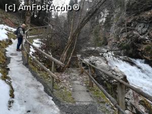 [P30] Pe traseul de trekking care merge pe lângă râul Gastein » foto by Mika
 - 
<span class="allrVoted glyphicon glyphicon-heart hidden" id="av1157711"></span>
<a class="m-l-10 hidden" id="sv1157711" onclick="voting_Foto_DelVot(,1157711,4999)" role="button">șterge vot <span class="glyphicon glyphicon-remove"></span></a>
<a id="v91157711" class=" c-red"  onclick="voting_Foto_SetVot(1157711)" role="button"><span class="glyphicon glyphicon-heart-empty"></span> <b>LIKE</b> = Votează poza</a> <img class="hidden"  id="f1157711W9" src="/imagini/loader.gif" border="0" /><span class="AjErrMes hidden" id="e1157711ErM"></span>