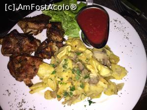 [P09] coaste de berbecut cu sos si garnitura de cartofi si ciuperci - un deliciu » foto by Dan&Ema
 - 
<span class="allrVoted glyphicon glyphicon-heart hidden" id="av846881"></span>
<a class="m-l-10 hidden" id="sv846881" onclick="voting_Foto_DelVot(,846881,5014)" role="button">șterge vot <span class="glyphicon glyphicon-remove"></span></a>
<a id="v9846881" class=" c-red"  onclick="voting_Foto_SetVot(846881)" role="button"><span class="glyphicon glyphicon-heart-empty"></span> <b>LIKE</b> = Votează poza</a> <img class="hidden"  id="f846881W9" src="/imagini/loader.gif" border="0" /><span class="AjErrMes hidden" id="e846881ErM"></span>