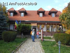 [P33] Cârțișoara - Casa memorială "Badea Cârțan". » foto by iulianic
 - 
<span class="allrVoted glyphicon glyphicon-heart hidden" id="av1332037"></span>
<a class="m-l-10 hidden" id="sv1332037" onclick="voting_Foto_DelVot(,1332037,5029)" role="button">șterge vot <span class="glyphicon glyphicon-remove"></span></a>
<a id="v91332037" class=" c-red"  onclick="voting_Foto_SetVot(1332037)" role="button"><span class="glyphicon glyphicon-heart-empty"></span> <b>LIKE</b> = Votează poza</a> <img class="hidden"  id="f1332037W9" src="/imagini/loader.gif" border="0" /><span class="AjErrMes hidden" id="e1332037ErM"></span>