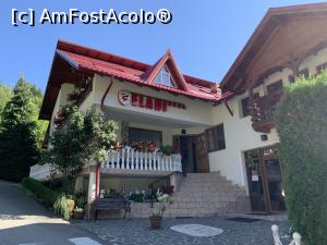 [P05] Intrare pensiune-atenție pe sub balcon este Alba ca Zapada cu cei 7 pitici din dotare » foto by AZE
 - 
<span class="allrVoted glyphicon glyphicon-heart hidden" id="av1312802"></span>
<a class="m-l-10 hidden" id="sv1312802" onclick="voting_Foto_DelVot(,1312802,5030)" role="button">șterge vot <span class="glyphicon glyphicon-remove"></span></a>
<a id="v91312802" class=" c-red"  onclick="voting_Foto_SetVot(1312802)" role="button"><span class="glyphicon glyphicon-heart-empty"></span> <b>LIKE</b> = Votează poza</a> <img class="hidden"  id="f1312802W9" src="/imagini/loader.gif" border="0" /><span class="AjErrMes hidden" id="e1312802ErM"></span>