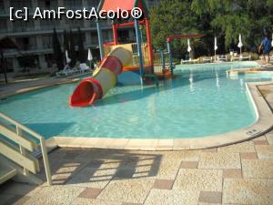 [P32] Piscină copii » foto by Zoazore
 - 
<span class="allrVoted glyphicon glyphicon-heart hidden" id="av756467"></span>
<a class="m-l-10 hidden" id="sv756467" onclick="voting_Foto_DelVot(,756467,5032)" role="button">șterge vot <span class="glyphicon glyphicon-remove"></span></a>
<a id="v9756467" class=" c-red"  onclick="voting_Foto_SetVot(756467)" role="button"><span class="glyphicon glyphicon-heart-empty"></span> <b>LIKE</b> = Votează poza</a> <img class="hidden"  id="f756467W9" src="/imagini/loader.gif" border="0" /><span class="AjErrMes hidden" id="e756467ErM"></span>