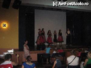 [P01] Echipa de animatie prezentand Franta intr-un spectacol tip Moulin Rouge.  » foto by marian1701
 - 
<span class="allrVoted glyphicon glyphicon-heart hidden" id="av463890"></span>
<a class="m-l-10 hidden" id="sv463890" onclick="voting_Foto_DelVot(,463890,5032)" role="button">șterge vot <span class="glyphicon glyphicon-remove"></span></a>
<a id="v9463890" class=" c-red"  onclick="voting_Foto_SetVot(463890)" role="button"><span class="glyphicon glyphicon-heart-empty"></span> <b>LIKE</b> = Votează poza</a> <img class="hidden"  id="f463890W9" src="/imagini/loader.gif" border="0" /><span class="AjErrMes hidden" id="e463890ErM"></span>