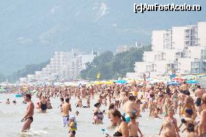 [P05] plaja din Albena in august!  » foto by danette*
 - 
<span class="allrVoted glyphicon glyphicon-heart hidden" id="av558757"></span>
<a class="m-l-10 hidden" id="sv558757" onclick="voting_Foto_DelVot(,558757,5032)" role="button">șterge vot <span class="glyphicon glyphicon-remove"></span></a>
<a id="v9558757" class=" c-red"  onclick="voting_Foto_SetVot(558757)" role="button"><span class="glyphicon glyphicon-heart-empty"></span> <b>LIKE</b> = Votează poza</a> <img class="hidden"  id="f558757W9" src="/imagini/loader.gif" border="0" /><span class="AjErrMes hidden" id="e558757ErM"></span>