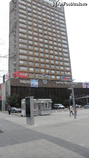 [P31] hotelul Bulgaria, cea mai inalta cladire a orasului » foto by amero
 - 
<span class="allrVoted glyphicon glyphicon-heart hidden" id="av446989"></span>
<a class="m-l-10 hidden" id="sv446989" onclick="voting_Foto_DelVot(,446989,5049)" role="button">șterge vot <span class="glyphicon glyphicon-remove"></span></a>
<a id="v9446989" class=" c-red"  onclick="voting_Foto_SetVot(446989)" role="button"><span class="glyphicon glyphicon-heart-empty"></span> <b>LIKE</b> = Votează poza</a> <img class="hidden"  id="f446989W9" src="/imagini/loader.gif" border="0" /><span class="AjErrMes hidden" id="e446989ErM"></span>