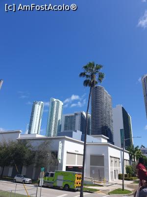 [P48] Downtown » foto by robert
 - 
<span class="allrVoted glyphicon glyphicon-heart hidden" id="av1152646"></span>
<a class="m-l-10 hidden" id="sv1152646" onclick="voting_Foto_DelVot(,1152646,5053)" role="button">șterge vot <span class="glyphicon glyphicon-remove"></span></a>
<a id="v91152646" class=" c-red"  onclick="voting_Foto_SetVot(1152646)" role="button"><span class="glyphicon glyphicon-heart-empty"></span> <b>LIKE</b> = Votează poza</a> <img class="hidden"  id="f1152646W9" src="/imagini/loader.gif" border="0" /><span class="AjErrMes hidden" id="e1152646ErM"></span>