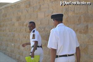 [P06] Doi politisti. Sunt imbracati in alb.  » foto by TraianS
 - 
<span class="allrVoted glyphicon glyphicon-heart hidden" id="av576673"></span>
<a class="m-l-10 hidden" id="sv576673" onclick="voting_Foto_DelVot(,576673,5067)" role="button">șterge vot <span class="glyphicon glyphicon-remove"></span></a>
<a id="v9576673" class=" c-red"  onclick="voting_Foto_SetVot(576673)" role="button"><span class="glyphicon glyphicon-heart-empty"></span> <b>LIKE</b> = Votează poza</a> <img class="hidden"  id="f576673W9" src="/imagini/loader.gif" border="0" /><span class="AjErrMes hidden" id="e576673ErM"></span>