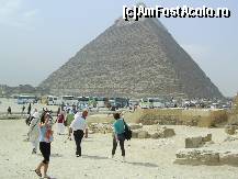 [P02] Cairo - Platoul Giza. Piramida, autocare si turisti. » foto by iulianic
 - 
<span class="allrVoted glyphicon glyphicon-heart hidden" id="av298214"></span>
<a class="m-l-10 hidden" id="sv298214" onclick="voting_Foto_DelVot(,298214,5067)" role="button">șterge vot <span class="glyphicon glyphicon-remove"></span></a>
<a id="v9298214" class=" c-red"  onclick="voting_Foto_SetVot(298214)" role="button"><span class="glyphicon glyphicon-heart-empty"></span> <b>LIKE</b> = Votează poza</a> <img class="hidden"  id="f298214W9" src="/imagini/loader.gif" border="0" /><span class="AjErrMes hidden" id="e298214ErM"></span>