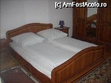 [P12] Patul matrimonial din cealalta camera » foto by georgiana
 - 
<span class="allrVoted glyphicon glyphicon-heart hidden" id="av53692"></span>
<a class="m-l-10 hidden" id="sv53692" onclick="voting_Foto_DelVot(,53692,5068)" role="button">șterge vot <span class="glyphicon glyphicon-remove"></span></a>
<a id="v953692" class=" c-red"  onclick="voting_Foto_SetVot(53692)" role="button"><span class="glyphicon glyphicon-heart-empty"></span> <b>LIKE</b> = Votează poza</a> <img class="hidden"  id="f53692W9" src="/imagini/loader.gif" border="0" /><span class="AjErrMes hidden" id="e53692ErM"></span>