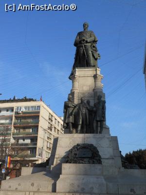 [P23] Iași - În Piața Unirii, statuia lui Alexandru Ioan Cuza. » foto by iulianic
 - 
<span class="allrVoted glyphicon glyphicon-heart hidden" id="av1348633"></span>
<a class="m-l-10 hidden" id="sv1348633" onclick="voting_Foto_DelVot(,1348633,5091)" role="button">șterge vot <span class="glyphicon glyphicon-remove"></span></a>
<a id="v91348633" class=" c-red"  onclick="voting_Foto_SetVot(1348633)" role="button"><span class="glyphicon glyphicon-heart-empty"></span> <b>LIKE</b> = Votează poza</a> <img class="hidden"  id="f1348633W9" src="/imagini/loader.gif" border="0" /><span class="AjErrMes hidden" id="e1348633ErM"></span>