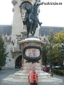 [P01] In fata Palatului Culturii din Iasi - statuia lui Stafan cel Mare » foto by CCRRIISSYY
 - 
<span class="allrVoted glyphicon glyphicon-heart hidden" id="av69080"></span>
<a class="m-l-10 hidden" id="sv69080" onclick="voting_Foto_DelVot(,69080,5091)" role="button">șterge vot <span class="glyphicon glyphicon-remove"></span></a>
<a id="v969080" class=" c-red"  onclick="voting_Foto_SetVot(69080)" role="button"><span class="glyphicon glyphicon-heart-empty"></span> <b>LIKE</b> = Votează poza</a> <img class="hidden"  id="f69080W9" src="/imagini/loader.gif" border="0" /><span class="AjErrMes hidden" id="e69080ErM"></span>