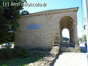 [P06] CasaDosoftei, în prim plan o parte a zidului de incintă » foto by Mitica49
 - 
<span class="allrVoted glyphicon glyphicon-heart hidden" id="av862201"></span>
<a class="m-l-10 hidden" id="sv862201" onclick="voting_Foto_DelVot(,862201,5091)" role="button">șterge vot <span class="glyphicon glyphicon-remove"></span></a>
<a id="v9862201" class=" c-red"  onclick="voting_Foto_SetVot(862201)" role="button"><span class="glyphicon glyphicon-heart-empty"></span> <b>LIKE</b> = Votează poza</a> <img class="hidden"  id="f862201W9" src="/imagini/loader.gif" border="0" /><span class="AjErrMes hidden" id="e862201ErM"></span>
