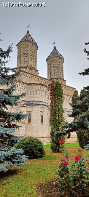 [P09] Biserica „Sfinții Trei Ierarhi”. » foto by tata123 🔱
 - 
<span class="allrVoted glyphicon glyphicon-heart hidden" id="av1416086"></span>
<a class="m-l-10 hidden" id="sv1416086" onclick="voting_Foto_DelVot(,1416086,5091)" role="button">șterge vot <span class="glyphicon glyphicon-remove"></span></a>
<a id="v91416086" class=" c-red"  onclick="voting_Foto_SetVot(1416086)" role="button"><span class="glyphicon glyphicon-heart-empty"></span> <b>LIKE</b> = Votează poza</a> <img class="hidden"  id="f1416086W9" src="/imagini/loader.gif" border="0" /><span class="AjErrMes hidden" id="e1416086ErM"></span>