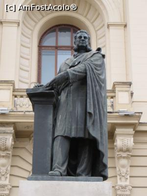 [P06] Statuia istoricului Alexandru D. Xenopol. » foto by tata123 🔱
 - 
<span class="allrVoted glyphicon glyphicon-heart hidden" id="av1167966"></span>
<a class="m-l-10 hidden" id="sv1167966" onclick="voting_Foto_DelVot(,1167966,5091)" role="button">șterge vot <span class="glyphicon glyphicon-remove"></span></a>
<a id="v91167966" class=" c-red"  onclick="voting_Foto_SetVot(1167966)" role="button"><span class="glyphicon glyphicon-heart-empty"></span> <b>LIKE</b> = Votează poza</a> <img class="hidden"  id="f1167966W9" src="/imagini/loader.gif" border="0" /><span class="AjErrMes hidden" id="e1167966ErM"></span>