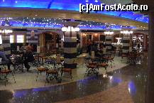 [P15] MSC Fantasia - Piata San Giorgio. Loc de intalnire din zona comerciale, care imita o cafenea traditionala italiana. » foto by IUBONI
 - 
<span class="allrVoted glyphicon glyphicon-heart hidden" id="av95308"></span>
<a class="m-l-10 hidden" id="sv95308" onclick="voting_Foto_DelVot(,95308,5104)" role="button">șterge vot <span class="glyphicon glyphicon-remove"></span></a>
<a id="v995308" class=" c-red"  onclick="voting_Foto_SetVot(95308)" role="button"><span class="glyphicon glyphicon-heart-empty"></span> <b>LIKE</b> = Votează poza</a> <img class="hidden"  id="f95308W9" src="/imagini/loader.gif" border="0" /><span class="AjErrMes hidden" id="e95308ErM"></span>