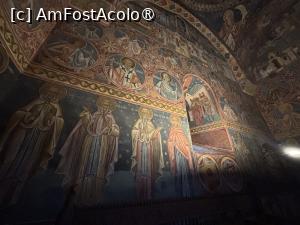 [P94] Mânăstirea Voroneț,interior » foto by AZE
 - 
<span class="allrVoted glyphicon glyphicon-heart hidden" id="av1479176"></span>
<a class="m-l-10 hidden" id="sv1479176" onclick="voting_Foto_DelVot(,1479176,5114)" role="button">șterge vot <span class="glyphicon glyphicon-remove"></span></a>
<a id="v91479176" class=" c-red"  onclick="voting_Foto_SetVot(1479176)" role="button"><span class="glyphicon glyphicon-heart-empty"></span> <b>LIKE</b> = Votează poza</a> <img class="hidden"  id="f1479176W9" src="/imagini/loader.gif" border="0" /><span class="AjErrMes hidden" id="e1479176ErM"></span>