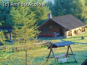 [P29] O alta vedere in curtea pensiunii, cu stana si locul de joaca » foto by liviu49
 - 
<span class="allrVoted glyphicon glyphicon-heart hidden" id="av1302669"></span>
<a class="m-l-10 hidden" id="sv1302669" onclick="voting_Foto_DelVot(,1302669,5114)" role="button">șterge vot <span class="glyphicon glyphicon-remove"></span></a>
<a id="v91302669" class=" c-red"  onclick="voting_Foto_SetVot(1302669)" role="button"><span class="glyphicon glyphicon-heart-empty"></span> <b>LIKE</b> = Votează poza</a> <img class="hidden"  id="f1302669W9" src="/imagini/loader.gif" border="0" /><span class="AjErrMes hidden" id="e1302669ErM"></span>