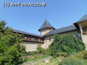 [P41] In interiorul Manastirii Sucevita » foto by liviu49
 - 
<span class="allrVoted glyphicon glyphicon-heart hidden" id="av1302681"></span>
<a class="m-l-10 hidden" id="sv1302681" onclick="voting_Foto_DelVot(,1302681,5114)" role="button">șterge vot <span class="glyphicon glyphicon-remove"></span></a>
<a id="v91302681" class=" c-red"  onclick="voting_Foto_SetVot(1302681)" role="button"><span class="glyphicon glyphicon-heart-empty"></span> <b>LIKE</b> = Votează poza</a> <img class="hidden"  id="f1302681W9" src="/imagini/loader.gif" border="0" /><span class="AjErrMes hidden" id="e1302681ErM"></span>