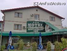 [P05] Motel Edy - vedere din exterior » foto by cc_iordachescu
 - 
<span class="allrVoted glyphicon glyphicon-heart hidden" id="av54935"></span>
<a class="m-l-10 hidden" id="sv54935" onclick="voting_Foto_DelVot(,54935,5115)" role="button">șterge vot <span class="glyphicon glyphicon-remove"></span></a>
<a id="v954935" class=" c-red"  onclick="voting_Foto_SetVot(54935)" role="button"><span class="glyphicon glyphicon-heart-empty"></span> <b>LIKE</b> = Votează poza</a> <img class="hidden"  id="f54935W9" src="/imagini/loader.gif" border="0" /><span class="AjErrMes hidden" id="e54935ErM"></span>