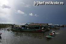 [P20] Activitate la crepuscul in satul plutitor de pe Tonle Sap » foto by mariarosa
 - 
<span class="allrVoted glyphicon glyphicon-heart hidden" id="av93345"></span>
<a class="m-l-10 hidden" id="sv93345" onclick="voting_Foto_DelVot(,93345,5123)" role="button">șterge vot <span class="glyphicon glyphicon-remove"></span></a>
<a id="v993345" class=" c-red"  onclick="voting_Foto_SetVot(93345)" role="button"><span class="glyphicon glyphicon-heart-empty"></span> <b>LIKE</b> = Votează poza</a> <img class="hidden"  id="f93345W9" src="/imagini/loader.gif" border="0" /><span class="AjErrMes hidden" id="e93345ErM"></span>