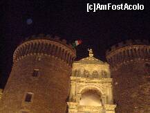 [P02] Castel Nuovo numit si Maschio Angioino - intrarea decorata cu arcul de triumf din marmura alba ridicat in perioada Renasteri » foto by mecut
 - 
<span class="allrVoted glyphicon glyphicon-heart hidden" id="av191154"></span>
<a class="m-l-10 hidden" id="sv191154" onclick="voting_Foto_DelVot(,191154,5128)" role="button">șterge vot <span class="glyphicon glyphicon-remove"></span></a>
<a id="v9191154" class=" c-red"  onclick="voting_Foto_SetVot(191154)" role="button"><span class="glyphicon glyphicon-heart-empty"></span> <b>LIKE</b> = Votează poza</a> <img class="hidden"  id="f191154W9" src="/imagini/loader.gif" border="0" /><span class="AjErrMes hidden" id="e191154ErM"></span>