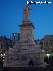 [P36] Piazza Dante - statuia filozofului » foto by mecut
 - 
<span class="allrVoted glyphicon glyphicon-heart hidden" id="av202179"></span>
<a class="m-l-10 hidden" id="sv202179" onclick="voting_Foto_DelVot(,202179,5128)" role="button">șterge vot <span class="glyphicon glyphicon-remove"></span></a>
<a id="v9202179" class=" c-red"  onclick="voting_Foto_SetVot(202179)" role="button"><span class="glyphicon glyphicon-heart-empty"></span> <b>LIKE</b> = Votează poza</a> <img class="hidden"  id="f202179W9" src="/imagini/loader.gif" border="0" /><span class="AjErrMes hidden" id="e202179ErM"></span>