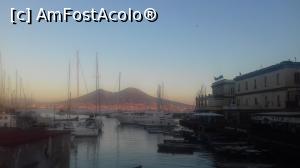 [P18] Din nou Portul și Vezuviul, pentru o privire de rămas bun » foto by diacrys*
 - 
<span class="allrVoted glyphicon glyphicon-heart hidden" id="av1066995"></span>
<a class="m-l-10 hidden" id="sv1066995" onclick="voting_Foto_DelVot(,1066995,5128)" role="button">șterge vot <span class="glyphicon glyphicon-remove"></span></a>
<a id="v91066995" class=" c-red"  onclick="voting_Foto_SetVot(1066995)" role="button"><span class="glyphicon glyphicon-heart-empty"></span> <b>LIKE</b> = Votează poza</a> <img class="hidden"  id="f1066995W9" src="/imagini/loader.gif" border="0" /><span class="AjErrMes hidden" id="e1066995ErM"></span>