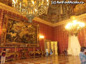 [P27] sala cu tapiserii a Palatului regal » foto by amero
 - 
<span class="allrVoted glyphicon glyphicon-heart hidden" id="av594382"></span>
<a class="m-l-10 hidden" id="sv594382" onclick="voting_Foto_DelVot(,594382,5128)" role="button">șterge vot <span class="glyphicon glyphicon-remove"></span></a>
<a id="v9594382" class=" c-red"  onclick="voting_Foto_SetVot(594382)" role="button"><span class="glyphicon glyphicon-heart-empty"></span> <b>LIKE</b> = Votează poza</a> <img class="hidden"  id="f594382W9" src="/imagini/loader.gif" border="0" /><span class="AjErrMes hidden" id="e594382ErM"></span>