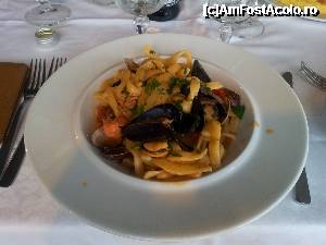 [P03] Pranzul meu pe Coasta Amalfi; Restaurant Al Pesce d'Oro, Amalfi.  » foto by kisuletz*
 - 
<span class="allrVoted glyphicon glyphicon-heart hidden" id="av345236"></span>
<a class="m-l-10 hidden" id="sv345236" onclick="voting_Foto_DelVot(,345236,5128)" role="button">șterge vot <span class="glyphicon glyphicon-remove"></span></a>
<a id="v9345236" class=" c-red"  onclick="voting_Foto_SetVot(345236)" role="button"><span class="glyphicon glyphicon-heart-empty"></span> <b>LIKE</b> = Votează poza</a> <img class="hidden"  id="f345236W9" src="/imagini/loader.gif" border="0" /><span class="AjErrMes hidden" id="e345236ErM"></span>