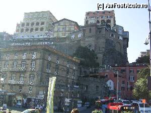 [P12] Napoli - Clădiri înghesuite, magazine şi multe maşini.  » foto by iulianic
 - 
<span class="allrVoted glyphicon glyphicon-heart hidden" id="av405126"></span>
<a class="m-l-10 hidden" id="sv405126" onclick="voting_Foto_DelVot(,405126,5128)" role="button">șterge vot <span class="glyphicon glyphicon-remove"></span></a>
<a id="v9405126" class=" c-red"  onclick="voting_Foto_SetVot(405126)" role="button"><span class="glyphicon glyphicon-heart-empty"></span> <b>LIKE</b> = Votează poza</a> <img class="hidden"  id="f405126W9" src="/imagini/loader.gif" border="0" /><span class="AjErrMes hidden" id="e405126ErM"></span>