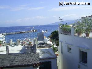 [P18] Napoli - Cer senin şi mare albastră în Golful Napoli.  » foto by iulianic
 - 
<span class="allrVoted glyphicon glyphicon-heart hidden" id="av405132"></span>
<a class="m-l-10 hidden" id="sv405132" onclick="voting_Foto_DelVot(,405132,5128)" role="button">șterge vot <span class="glyphicon glyphicon-remove"></span></a>
<a id="v9405132" class=" c-red"  onclick="voting_Foto_SetVot(405132)" role="button"><span class="glyphicon glyphicon-heart-empty"></span> <b>LIKE</b> = Votează poza</a> <img class="hidden"  id="f405132W9" src="/imagini/loader.gif" border="0" /><span class="AjErrMes hidden" id="e405132ErM"></span>