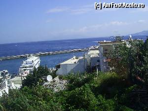 [P19] Napoli - În port, ambarcaţiuni şi un albastru infinit.  » foto by iulianic
 - 
<span class="allrVoted glyphicon glyphicon-heart hidden" id="av405133"></span>
<a class="m-l-10 hidden" id="sv405133" onclick="voting_Foto_DelVot(,405133,5128)" role="button">șterge vot <span class="glyphicon glyphicon-remove"></span></a>
<a id="v9405133" class=" c-red"  onclick="voting_Foto_SetVot(405133)" role="button"><span class="glyphicon glyphicon-heart-empty"></span> <b>LIKE</b> = Votează poza</a> <img class="hidden"  id="f405133W9" src="/imagini/loader.gif" border="0" /><span class="AjErrMes hidden" id="e405133ErM"></span>