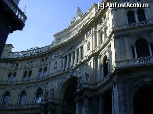 [P33] Napoli - Galleria Umberto.  » foto by iulianic
 - 
<span class="allrVoted glyphicon glyphicon-heart hidden" id="av405148"></span>
<a class="m-l-10 hidden" id="sv405148" onclick="voting_Foto_DelVot(,405148,5128)" role="button">șterge vot <span class="glyphicon glyphicon-remove"></span></a>
<a id="v9405148" class=" c-red"  onclick="voting_Foto_SetVot(405148)" role="button"><span class="glyphicon glyphicon-heart-empty"></span> <b>LIKE</b> = Votează poza</a> <img class="hidden"  id="f405148W9" src="/imagini/loader.gif" border="0" /><span class="AjErrMes hidden" id="e405148ErM"></span>