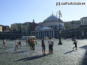 [P38] Napoli - Piazza Plebiscito, înconjurată de colonadele de la Chiesa di San Francesco di Paola.  » foto by iulianic
 - 
<span class="allrVoted glyphicon glyphicon-heart hidden" id="av405153"></span>
<a class="m-l-10 hidden" id="sv405153" onclick="voting_Foto_DelVot(,405153,5128)" role="button">șterge vot <span class="glyphicon glyphicon-remove"></span></a>
<a id="v9405153" class=" c-red"  onclick="voting_Foto_SetVot(405153)" role="button"><span class="glyphicon glyphicon-heart-empty"></span> <b>LIKE</b> = Votează poza</a> <img class="hidden"  id="f405153W9" src="/imagini/loader.gif" border="0" /><span class="AjErrMes hidden" id="e405153ErM"></span>