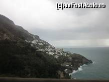 [P46] coasta amalfitană din autobuz.  » foto by ariciu*
 - 
<span class="allrVoted glyphicon glyphicon-heart hidden" id="av406856"></span>
<a class="m-l-10 hidden" id="sv406856" onclick="voting_Foto_DelVot(,406856,5128)" role="button">șterge vot <span class="glyphicon glyphicon-remove"></span></a>
<a id="v9406856" class=" c-red"  onclick="voting_Foto_SetVot(406856)" role="button"><span class="glyphicon glyphicon-heart-empty"></span> <b>LIKE</b> = Votează poza</a> <img class="hidden"  id="f406856W9" src="/imagini/loader.gif" border="0" /><span class="AjErrMes hidden" id="e406856ErM"></span>
