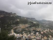 [P49] positano din autobuz. geamul se uscase din cauza vitezei, aşa că pozele au ieşit destul de clar.  » foto by ariciu*
 - 
<span class="allrVoted glyphicon glyphicon-heart hidden" id="av406859"></span>
<a class="m-l-10 hidden" id="sv406859" onclick="voting_Foto_DelVot(,406859,5128)" role="button">șterge vot <span class="glyphicon glyphicon-remove"></span></a>
<a id="v9406859" class=" c-red"  onclick="voting_Foto_SetVot(406859)" role="button"><span class="glyphicon glyphicon-heart-empty"></span> <b>LIKE</b> = Votează poza</a> <img class="hidden"  id="f406859W9" src="/imagini/loader.gif" border="0" /><span class="AjErrMes hidden" id="e406859ErM"></span>