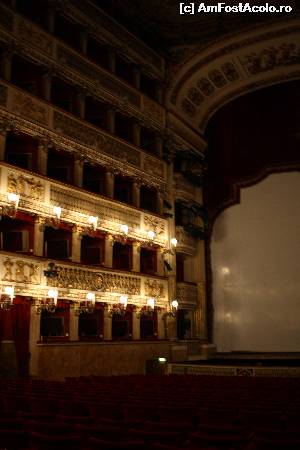[P15] Aproape prin 'efractie' am patruns in teatrul San Carlo » foto by DOINITA
 - 
<span class="allrVoted glyphicon glyphicon-heart hidden" id="av609084"></span>
<a class="m-l-10 hidden" id="sv609084" onclick="voting_Foto_DelVot(,609084,5128)" role="button">șterge vot <span class="glyphicon glyphicon-remove"></span></a>
<a id="v9609084" class=" c-red"  onclick="voting_Foto_SetVot(609084)" role="button"><span class="glyphicon glyphicon-heart-empty"></span> <b>LIKE</b> = Votează poza</a> <img class="hidden"  id="f609084W9" src="/imagini/loader.gif" border="0" /><span class="AjErrMes hidden" id="e609084ErM"></span>