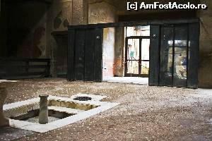 [P15] Casa del tramezzo di legno-casa cu usa de lemn ce inca e la locul ei si fantana interioara » foto by DOINITA
 - 
<span class="allrVoted glyphicon glyphicon-heart hidden" id="av609716"></span>
<a class="m-l-10 hidden" id="sv609716" onclick="voting_Foto_DelVot(,609716,5128)" role="button">șterge vot <span class="glyphicon glyphicon-remove"></span></a>
<a id="v9609716" class=" c-red"  onclick="voting_Foto_SetVot(609716)" role="button"><span class="glyphicon glyphicon-heart-empty"></span> <b>LIKE</b> = Votează poza</a> <img class="hidden"  id="f609716W9" src="/imagini/loader.gif" border="0" /><span class="AjErrMes hidden" id="e609716ErM"></span>