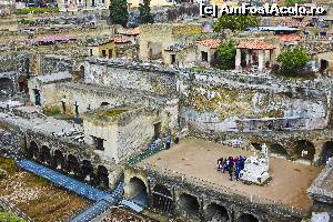 [P02] Aceiasi zona. Arcadele care se vad sunt adaposturile cu schelete » foto by DOINITA
 - 
<span class="allrVoted glyphicon glyphicon-heart hidden" id="av609703"></span>
<a class="m-l-10 hidden" id="sv609703" onclick="voting_Foto_DelVot(,609703,5128)" role="button">șterge vot <span class="glyphicon glyphicon-remove"></span></a>
<a id="v9609703" class=" c-red"  onclick="voting_Foto_SetVot(609703)" role="button"><span class="glyphicon glyphicon-heart-empty"></span> <b>LIKE</b> = Votează poza</a> <img class="hidden"  id="f609703W9" src="/imagini/loader.gif" border="0" /><span class="AjErrMes hidden" id="e609703ErM"></span>