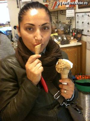[P08] Il gelato...  » foto by Cristina.petcu
 - 
<span class="allrVoted glyphicon glyphicon-heart hidden" id="av402868"></span>
<a class="m-l-10 hidden" id="sv402868" onclick="voting_Foto_DelVot(,402868,5128)" role="button">șterge vot <span class="glyphicon glyphicon-remove"></span></a>
<a id="v9402868" class=" c-red"  onclick="voting_Foto_SetVot(402868)" role="button"><span class="glyphicon glyphicon-heart-empty"></span> <b>LIKE</b> = Votează poza</a> <img class="hidden"  id="f402868W9" src="/imagini/loader.gif" border="0" /><span class="AjErrMes hidden" id="e402868ErM"></span>