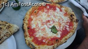[P21] Si renumita pizza. Buna, dar nu merita o coada.  » foto by Aurici
 - 
<span class="allrVoted glyphicon glyphicon-heart hidden" id="av875113"></span>
<a class="m-l-10 hidden" id="sv875113" onclick="voting_Foto_DelVot(,875113,5128)" role="button">șterge vot <span class="glyphicon glyphicon-remove"></span></a>
<a id="v9875113" class=" c-red"  onclick="voting_Foto_SetVot(875113)" role="button"><span class="glyphicon glyphicon-heart-empty"></span> <b>LIKE</b> = Votează poza</a> <img class="hidden"  id="f875113W9" src="/imagini/loader.gif" border="0" /><span class="AjErrMes hidden" id="e875113ErM"></span>