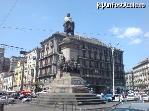 [P01] Statuia lui Garibaldi din (infama) piaţă cu acelaşi nume » foto by Carmen Ion
 - 
<span class="allrVoted glyphicon glyphicon-heart hidden" id="av574302"></span>
<a class="m-l-10 hidden" id="sv574302" onclick="voting_Foto_DelVot(,574302,5128)" role="button">șterge vot <span class="glyphicon glyphicon-remove"></span></a>
<a id="v9574302" class=" c-red"  onclick="voting_Foto_SetVot(574302)" role="button"><span class="glyphicon glyphicon-heart-empty"></span> <b>LIKE</b> = Votează poza</a> <img class="hidden"  id="f574302W9" src="/imagini/loader.gif" border="0" /><span class="AjErrMes hidden" id="e574302ErM"></span>