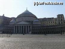 [P12] Piazza Plebiscito şi biserica San Francesco di Paola » foto by Costi
 - 
<span class="allrVoted glyphicon glyphicon-heart hidden" id="av55277"></span>
<a class="m-l-10 hidden" id="sv55277" onclick="voting_Foto_DelVot(,55277,5128)" role="button">șterge vot <span class="glyphicon glyphicon-remove"></span></a>
<a id="v955277" class=" c-red"  onclick="voting_Foto_SetVot(55277)" role="button"><span class="glyphicon glyphicon-heart-empty"></span> <b>LIKE</b> = Votează poza</a> <img class="hidden"  id="f55277W9" src="/imagini/loader.gif" border="0" /><span class="AjErrMes hidden" id="e55277ErM"></span>