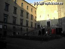 [P09] În curtea interioară de la Castelnuovo se pregăteşte scena pentru un spectacol de teatru (festivalul teatrului de comedie Ridere) » foto by Costi
 - 
<span class="allrVoted glyphicon glyphicon-heart hidden" id="av55274"></span>
<a class="m-l-10 hidden" id="sv55274" onclick="voting_Foto_DelVot(,55274,5128)" role="button">șterge vot <span class="glyphicon glyphicon-remove"></span></a>
<a id="v955274" class=" c-red"  onclick="voting_Foto_SetVot(55274)" role="button"><span class="glyphicon glyphicon-heart-empty"></span> <b>LIKE</b> = Votează poza</a> <img class="hidden"  id="f55274W9" src="/imagini/loader.gif" border="0" /><span class="AjErrMes hidden" id="e55274ErM"></span>