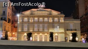 [P24] Daca te indrepti pe langa Castelul Nuovo, spre piata Municipio, intalnesti un alt teatru, <strong>Teatrul Mercadante</strong>, care impreuna cu Teatrul San Carlo, au fost cele doua teatre de opera regale ale orasului in secolele al XVIII-lea si al XIX-lea. » foto by geani anto
 - 
<span class="allrVoted glyphicon glyphicon-heart hidden" id="av1408359"></span>
<a class="m-l-10 hidden" id="sv1408359" onclick="voting_Foto_DelVot(,1408359,5128)" role="button">șterge vot <span class="glyphicon glyphicon-remove"></span></a>
<a id="v91408359" class=" c-red"  onclick="voting_Foto_SetVot(1408359)" role="button"><span class="glyphicon glyphicon-heart-empty"></span> <b>LIKE</b> = Votează poza</a> <img class="hidden"  id="f1408359W9" src="/imagini/loader.gif" border="0" /><span class="AjErrMes hidden" id="e1408359ErM"></span>