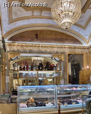 [P08] Laboratoarele de patiserie ale Gran Caffè Gambrinus sunt specializate si in producerea de creatii rafinate de inghetata. » foto by geani anto
 - 
<span class="allrVoted glyphicon glyphicon-heart hidden" id="av1408343"></span>
<a class="m-l-10 hidden" id="sv1408343" onclick="voting_Foto_DelVot(,1408343,5128)" role="button">șterge vot <span class="glyphicon glyphicon-remove"></span></a>
<a id="v91408343" class=" c-red"  onclick="voting_Foto_SetVot(1408343)" role="button"><span class="glyphicon glyphicon-heart-empty"></span> <b>LIKE</b> = Votează poza</a> <img class="hidden"  id="f1408343W9" src="/imagini/loader.gif" border="0" /><span class="AjErrMes hidden" id="e1408343ErM"></span>