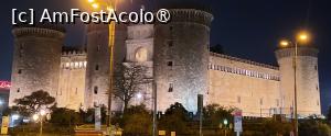 [P01] Castelul Nuovo (sau Maschio Angioino), pe langa care treceam in fiecare zi, cu vedere la Marea Mediterana, unul dintre cele mai faimoase simboluri ale orasului Napoli. A avut rol defensiv, fiind construit pentru a proteja orasul, conform dorintei lui Carol I (Carol I de Anjou), care a urcat pe tronu » foto by geani anto
 - 
<span class="allrVoted glyphicon glyphicon-heart hidden" id="av1408672"></span>
<a class="m-l-10 hidden" id="sv1408672" onclick="voting_Foto_DelVot(,1408672,5128)" role="button">șterge vot <span class="glyphicon glyphicon-remove"></span></a>
<a id="v91408672" class=" c-red"  onclick="voting_Foto_SetVot(1408672)" role="button"><span class="glyphicon glyphicon-heart-empty"></span> <b>LIKE</b> = Votează poza</a> <img class="hidden"  id="f1408672W9" src="/imagini/loader.gif" border="0" /><span class="AjErrMes hidden" id="e1408672ErM"></span>