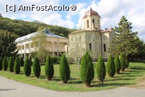 [P12] Comuna Ion Corvin, Mănăstirea Sf. Andrei, Biserica „Acoperământul Maicii Domnului” și Chiliile, vedere de ansamblu » foto by mprofeanu
 - 
<span class="allrVoted glyphicon glyphicon-heart hidden" id="av1218547"></span>
<a class="m-l-10 hidden" id="sv1218547" onclick="voting_Foto_DelVot(,1218547,5136)" role="button">șterge vot <span class="glyphicon glyphicon-remove"></span></a>
<a id="v91218547" class=" c-red"  onclick="voting_Foto_SetVot(1218547)" role="button"><span class="glyphicon glyphicon-heart-empty"></span> <b>LIKE</b> = Votează poza</a> <img class="hidden"  id="f1218547W9" src="/imagini/loader.gif" border="0" /><span class="AjErrMes hidden" id="e1218547ErM"></span>