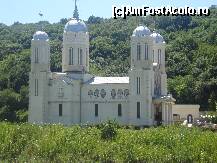 [P01] Biserica cea mare din complexul monahal Manastirea si pestera Sf. Andrei » foto by ileanaxperta*
 - 
<span class="allrVoted glyphicon glyphicon-heart hidden" id="av100386"></span>
<a class="m-l-10 hidden" id="sv100386" onclick="voting_Foto_DelVot(,100386,5136)" role="button">șterge vot <span class="glyphicon glyphicon-remove"></span></a>
<a id="v9100386" class=" c-red"  onclick="voting_Foto_SetVot(100386)" role="button"><span class="glyphicon glyphicon-heart-empty"></span> <b>LIKE</b> = Votează poza</a> <img class="hidden"  id="f100386W9" src="/imagini/loader.gif" border="0" /><span class="AjErrMes hidden" id="e100386ErM"></span>