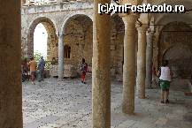 [P11] tinuta trebuie sa fie decenta , nu este permis accesul femeilor in pantaloni scurti » foto by Cristian_h
 - 
<span class="allrVoted glyphicon glyphicon-heart hidden" id="av35344"></span>
<a class="m-l-10 hidden" id="sv35344" onclick="voting_Foto_DelVot(,35344,5137)" role="button">șterge vot <span class="glyphicon glyphicon-remove"></span></a>
<a id="v935344" class=" c-red"  onclick="voting_Foto_SetVot(35344)" role="button"><span class="glyphicon glyphicon-heart-empty"></span> <b>LIKE</b> = Votează poza</a> <img class="hidden"  id="f35344W9" src="/imagini/loader.gif" border="0" /><span class="AjErrMes hidden" id="e35344ErM"></span>
